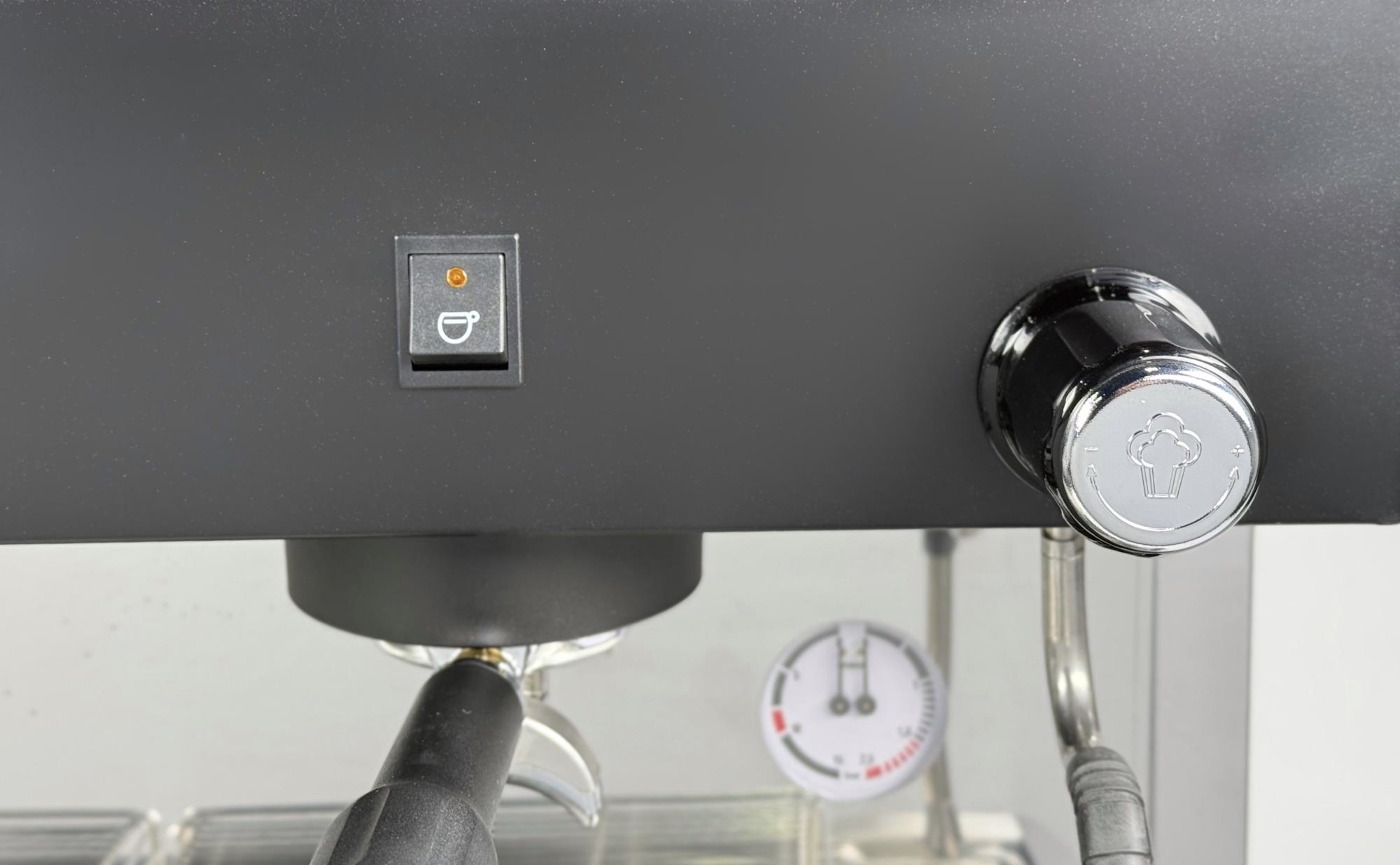 КОФЕМАШИНА ПОЛУАВТОМАТ ROBUSTEZZA STH2M/ ЧЕРНАЯ+ВЫСОКАЯ ГРУППА 1Ф — 5